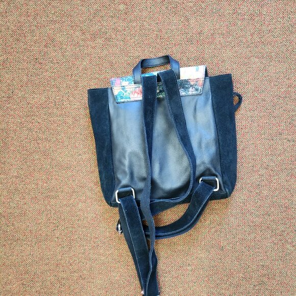 Vintage Victorian Trading Co Floral Leather Backpack - Picture 7 of 9